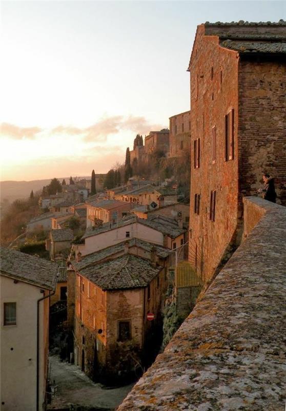 00-montepulciano-italy-tourism-toskana-italy-or-going-to-italy