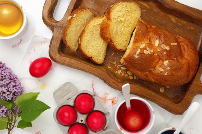 brioche brez jajčnih sestavin priprava sladkega testa sladkor v kosmičih mandlji limonin sok