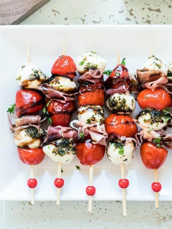 brochette-aperatif-akşam yemeği-kiraz-domates-mozzarella-ham-jambon