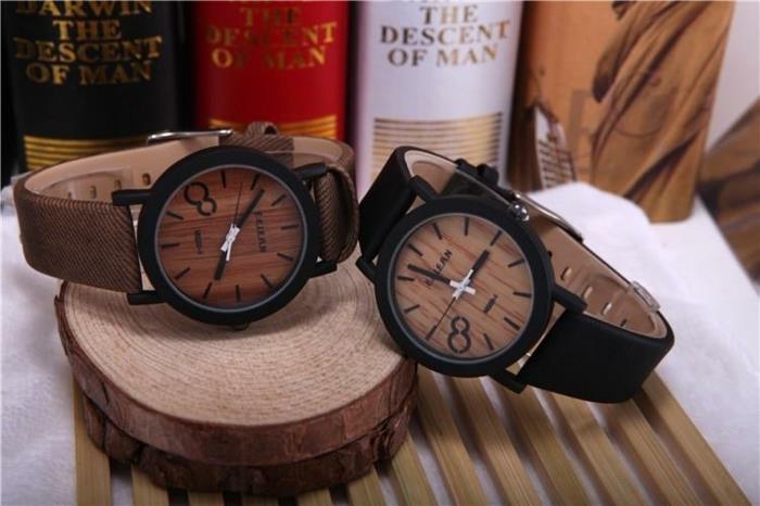 come-vestirsi-alla-moda-abbinare-accessori-orologio-legno-stile-casual-uomo