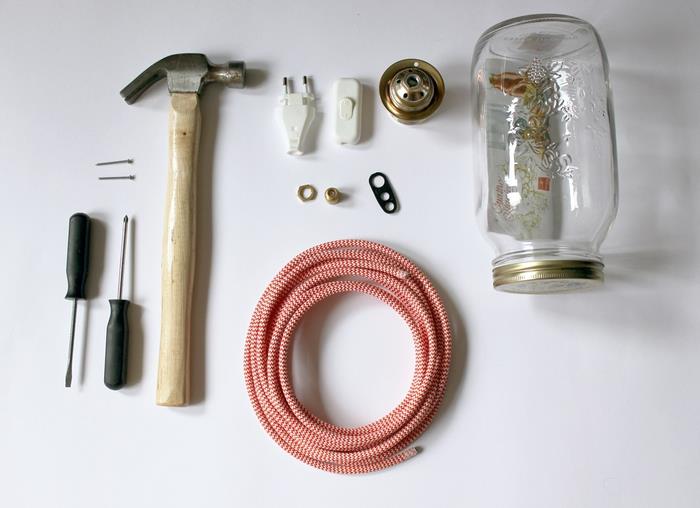 kako narediti starinsko prenosno svetilko s popolnim kozarcem, enostavna vadnica za sestavljanje domače svetilke