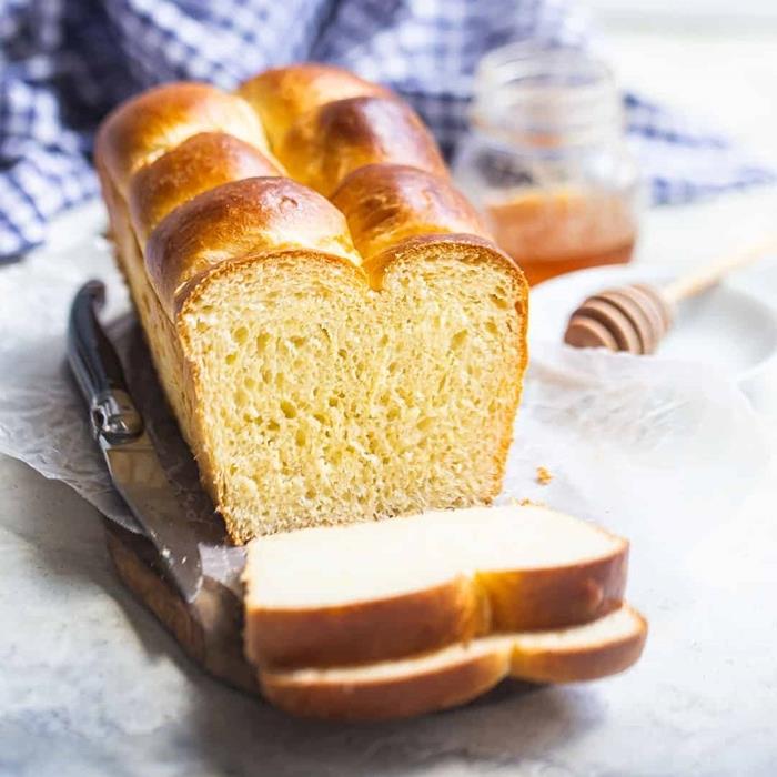 kako narediti brioche enostaven velikonočni recept recept sladko testo jajca pomarančni in limonin sok