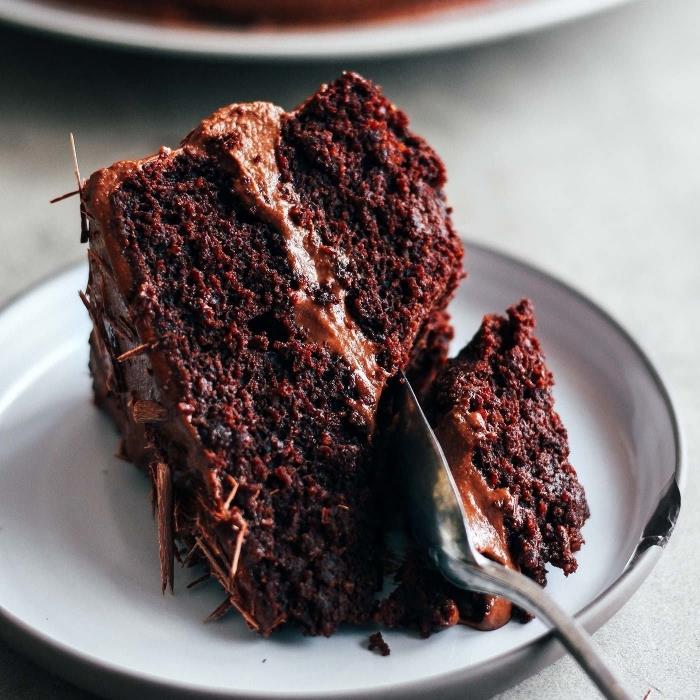 kolay ve hafif çikolatalı tatlı fikri, çikolatalı yumurtasız kek nasıl yapılır, yumuşak bitter çikolatalı kek