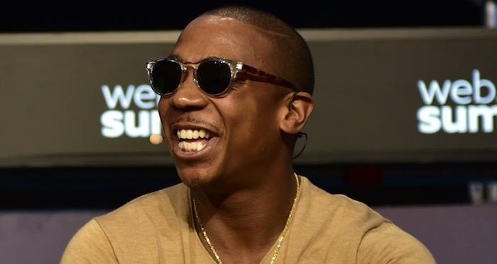 photo smile Ja Rule soorganizator festivala Fyre, ki zanika kakršno koli odgovornost in napoveduje, da želi ustvariti ICONNic fest