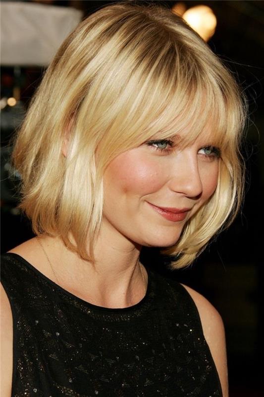 sarışın, dalgalı kısa bob ile kirsten dunst, siyah kolsuz ışıltılı üst giyiyor