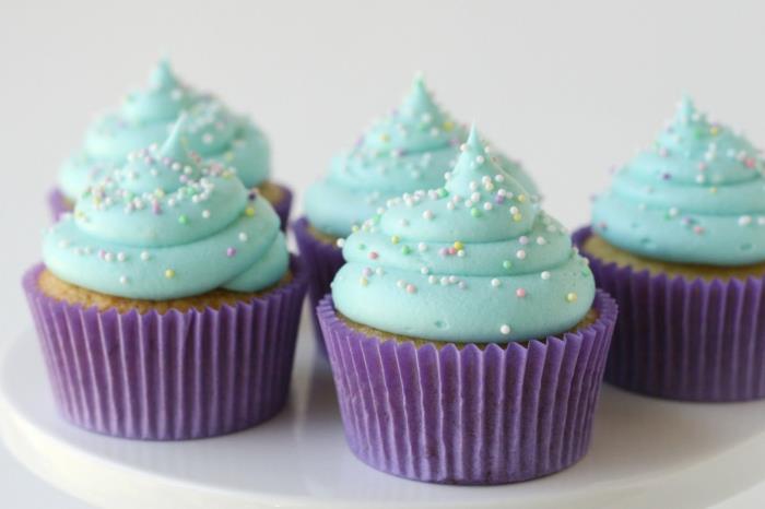 the-cupcake-icing-blue-cupcake-icing-with-sugar