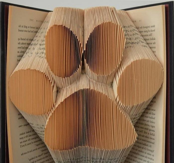 origami-kitap-bir-pençe-katlanmış-kağıt-of-kitaplar