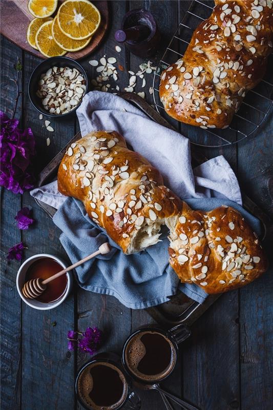 mouna recept priprava sladkega testa doma pomarančne rezine kosmiči mandlji