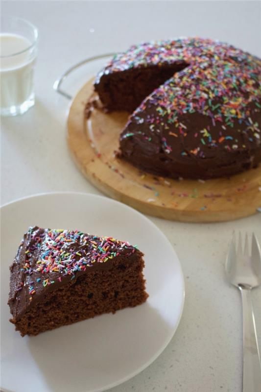 çikolatalı kek yap, yumurtasız tatlı tarifi fikri, yumurtasız kolay çikolatalı kek örneği