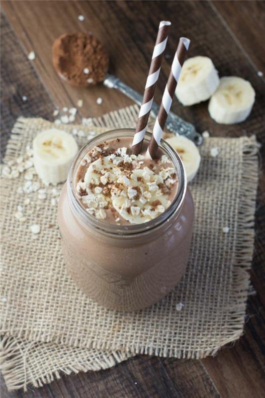 smoothie-desertna-recept-za-smoothie-čokolada-in-banana