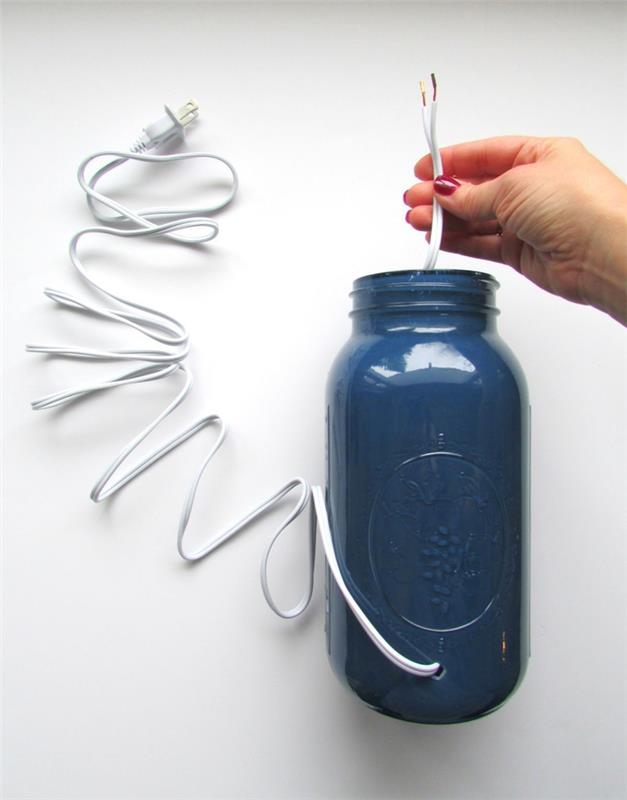 ustvarjalne in praktične ideje za recikliranje popolnih steklenih kozarcev in njihovo preusmeritev v senčnike