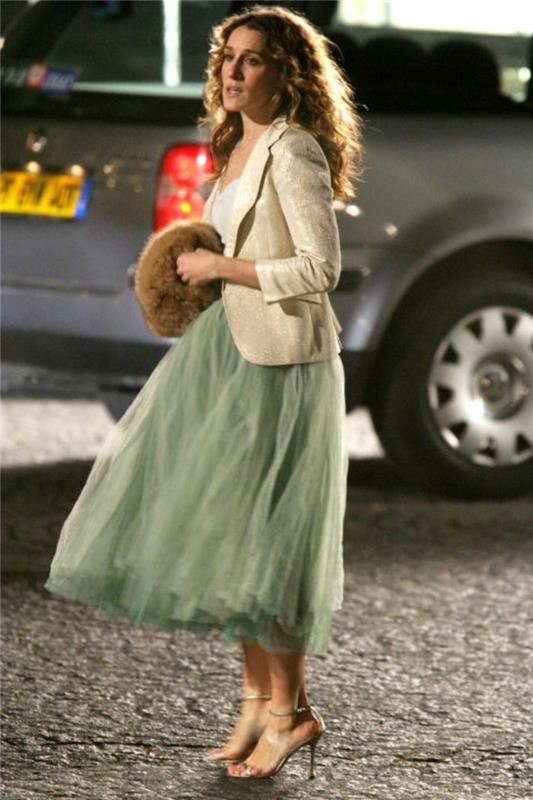 tutu-woman-green-carrie-bradshaw-and-her-outfits